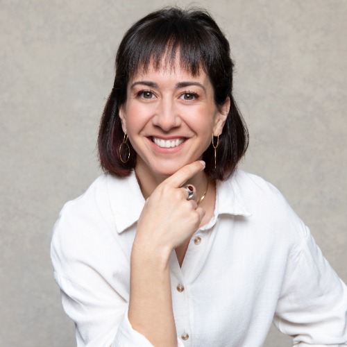 contratar conferencia alba cardalda